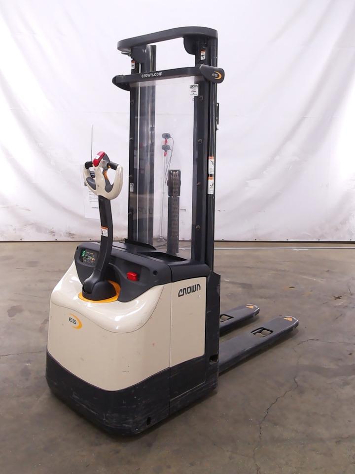 Stacker Crown ES40001.6TL Crown ES40001.6TL- Photo 2